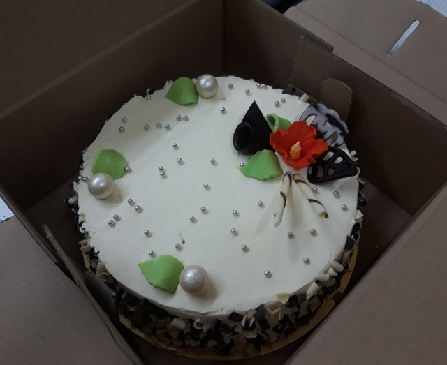 W ramach podziękowania rypińscy policjanci otrzymali tort