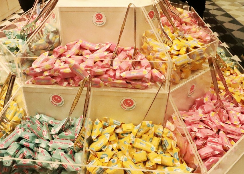 Sweet Factory Store - nowy sklep ze słodyczami otwarty w Galerii Słonecznej w Radomiu. Była karuzela i łakocie dla każdego