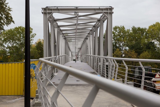 Most ma 300 metrów i nie pojadą nim samochody. Imponująca inwestycja nad kanałem Żerańskim