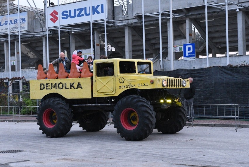 Monster Truck Show w Kielcach. Fani motoryzacji mieli na co popatrzeć. Zdjęcia