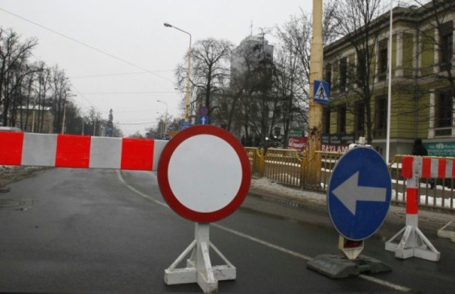 Zamknięta jest ul. Żernicka od przejazdu kolejowego do ul. ...