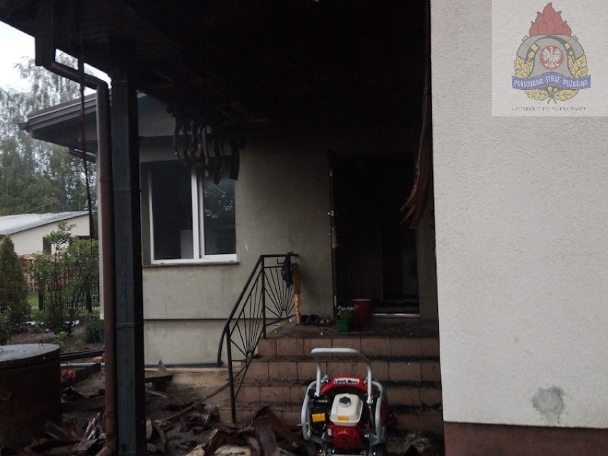 Pożar domu w Skierniewicach i wezwanie do alarmu w zabytkowym kościele