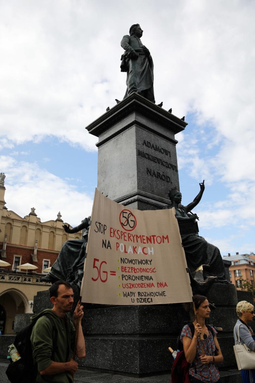 Protest przeciwko 5G w Krakowie