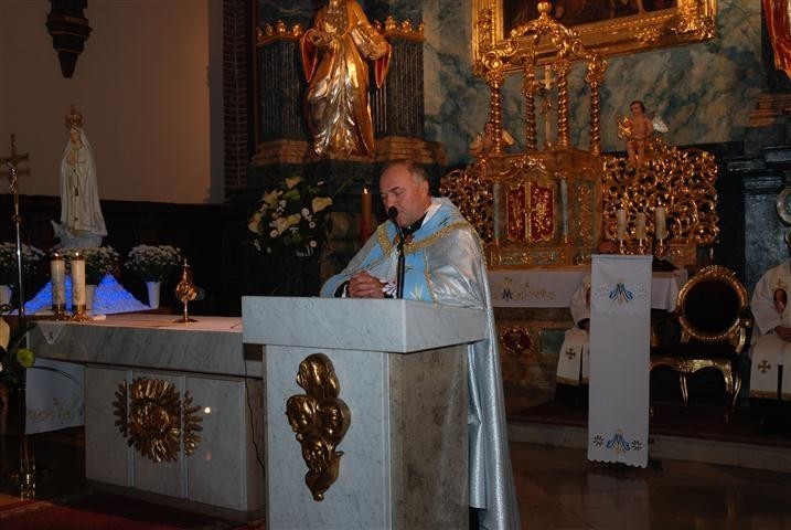 Śrem: w poniedziałek relikwie Jana Pawła II zostaną przeniesione do DPS Farna (GALERIA)