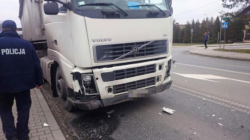 Wypadek w Suszcu. TIR zderzył się z fiatem seicento [ZDJĘCIA]