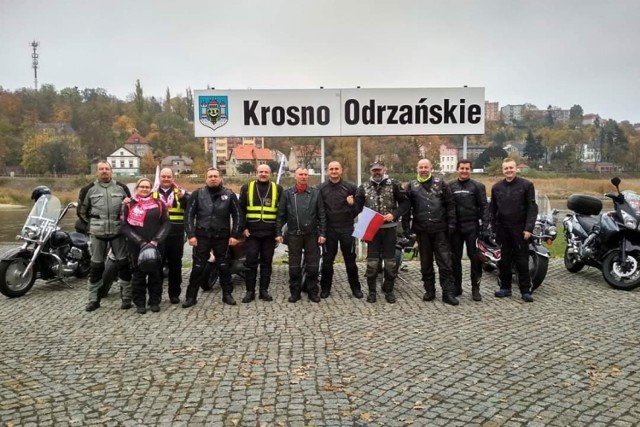 Motocykliści na własny sposób obchodzili jubileusz 100-lecie odzyskania niepodległości przez Polskę.