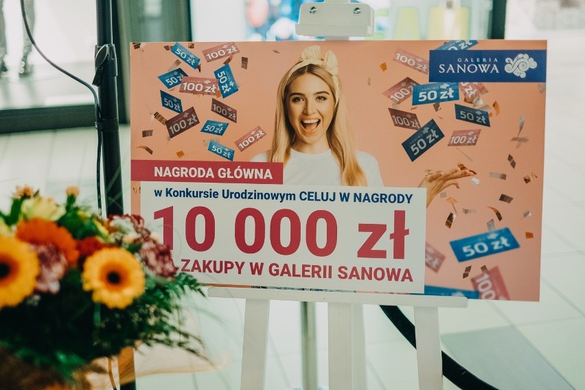 10 urodziny Galerii Sanowa w Przemyślu. Rozdano 13 tys. zł i 1000 babeczek [ZDJĘCIA]
