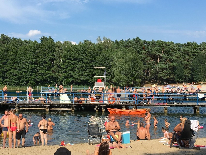 Kąpielisko w Łochowicach jest oblegane, zwłaszcza w...