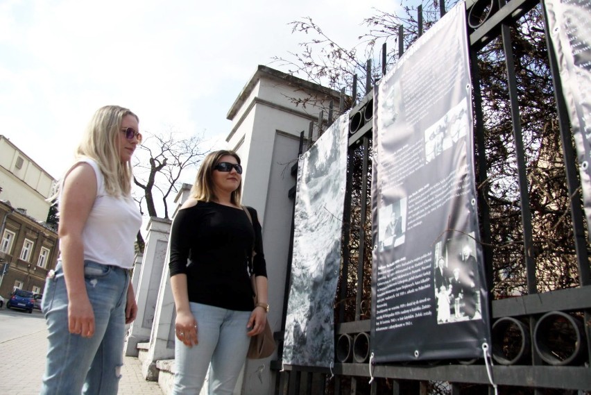 Nowa wystawa plenerowa IPN w Lublinie: "Zbrodnia Katyńska"  (ZDJĘCIA) 