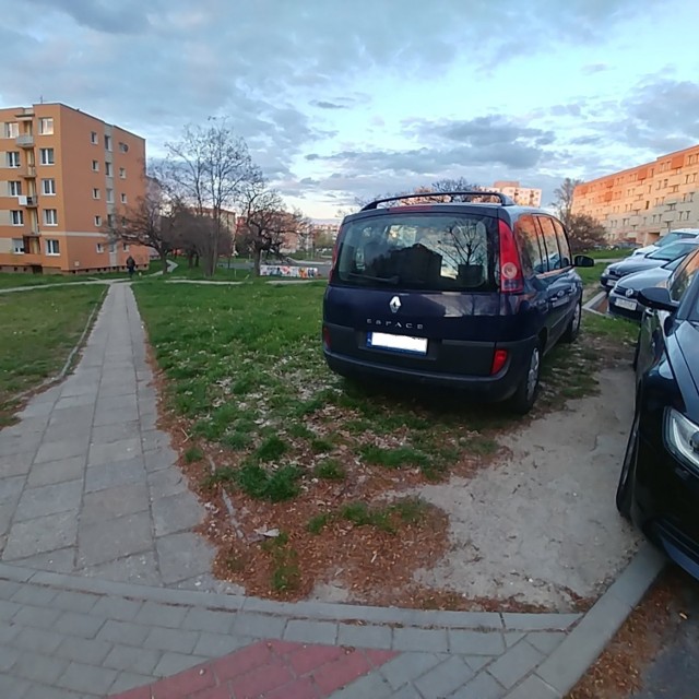 Mieszkańcy Zielonej Góry skarżą się na brak wystarczające liczby miejsc parkingowych...