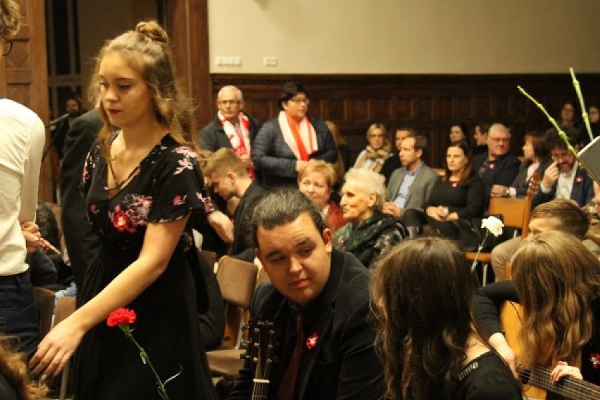 Po raz ósmy Wolsztyńskie liceum zorganizowało koncert "Śpiewamy Niepodległej"