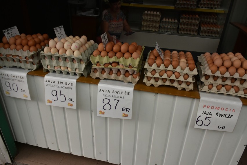 Jajka kosztują obecnie od 65 - 95 gr za szt.