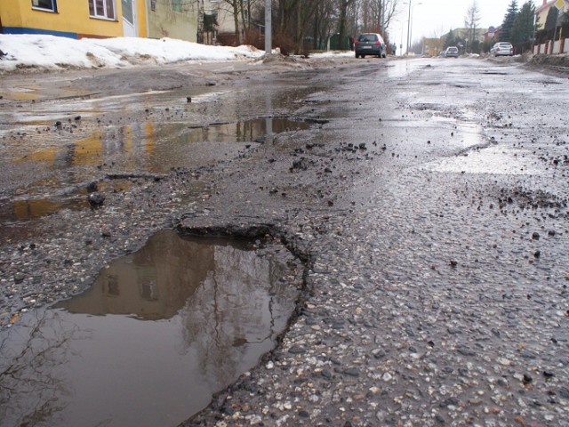 Dziury w ulicy Marii Zaborowskiej w Słupsku