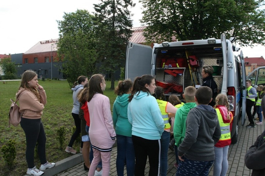 Dzieci odwiedziły komendę powiatową policji w Lęborku [ZDJĘCIA]