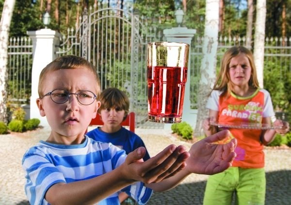 Niby zwykłe krzesło, a jednak w jego obecności bohaterów "Magicznego drzewa" imają się sytuacje nie z tego świata...