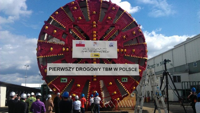 Waży 2200 ton i mierzy 91 metrów. Kret zacznie wiercić tunel na ...