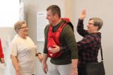 Pokaz ratowniczy z zakresu udzielania pierwszej pomocy odbył się w galerii handlowej Bawełnianka w Bełchatowie, ZDJĘCIA