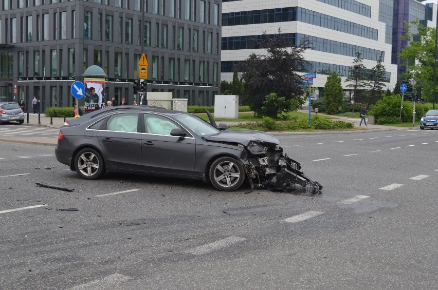 Wypadki Warszawa 2013. Najwięcej na skrzyżowaniu Wołoskiej i...