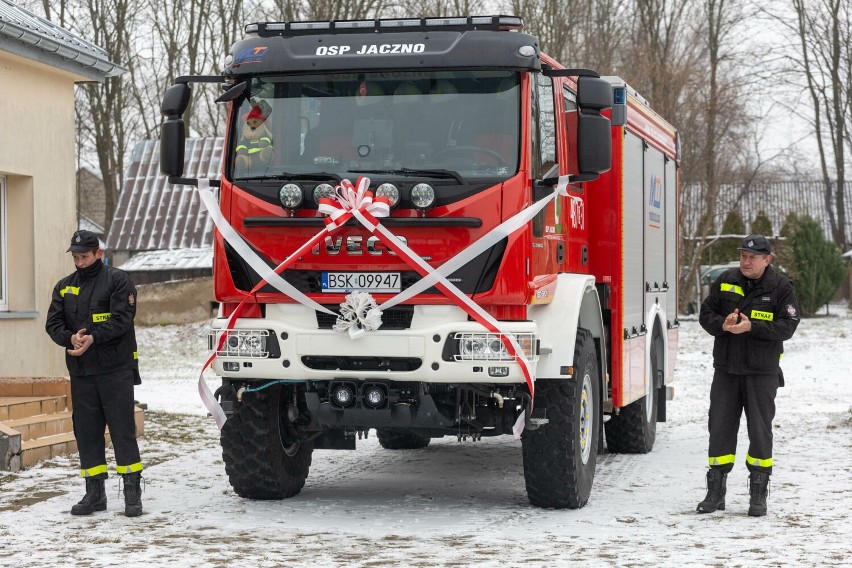 Nowy wóz ratowniczo - gaśniczy trafił do jednostki OSP Jaczno
