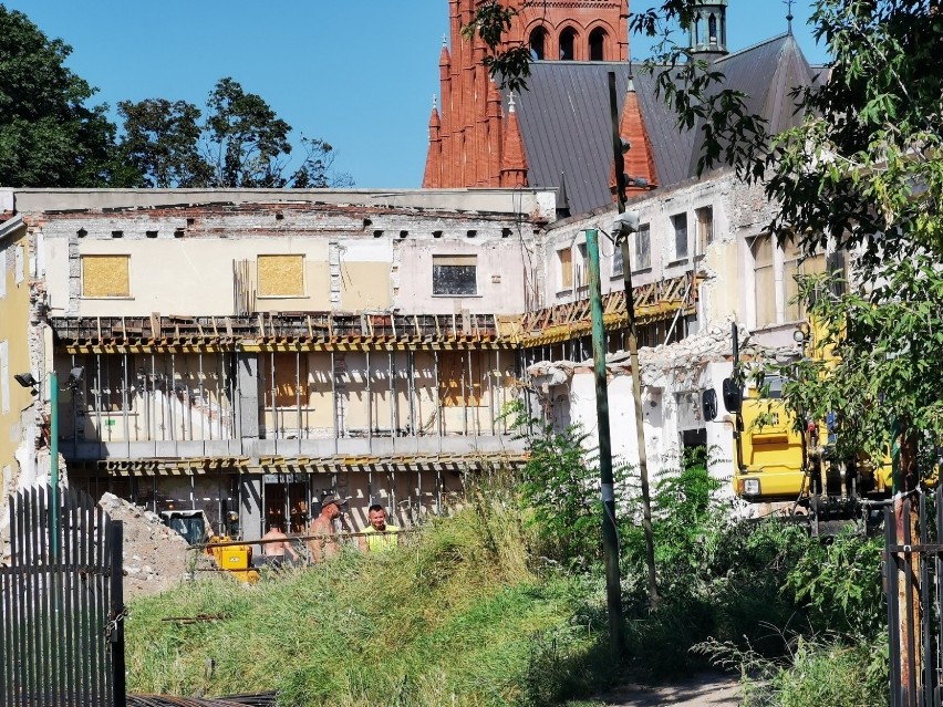 Budowlańcy mają wkrótce powrócić do „Grunwaldu”. Grunt się osuwał, trzeba było wiercić! [ZDJĘCIA]