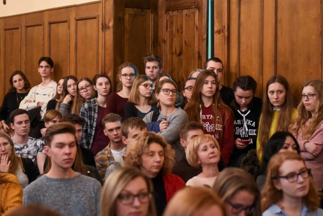 W LO św. Marii Magdaleny nie odbyły się matury próbne. Nauczyciele liceum w ramach protestu przeciwko swojej sytuacji powiedzieli, że nie będą sprawdzać egzaminów.