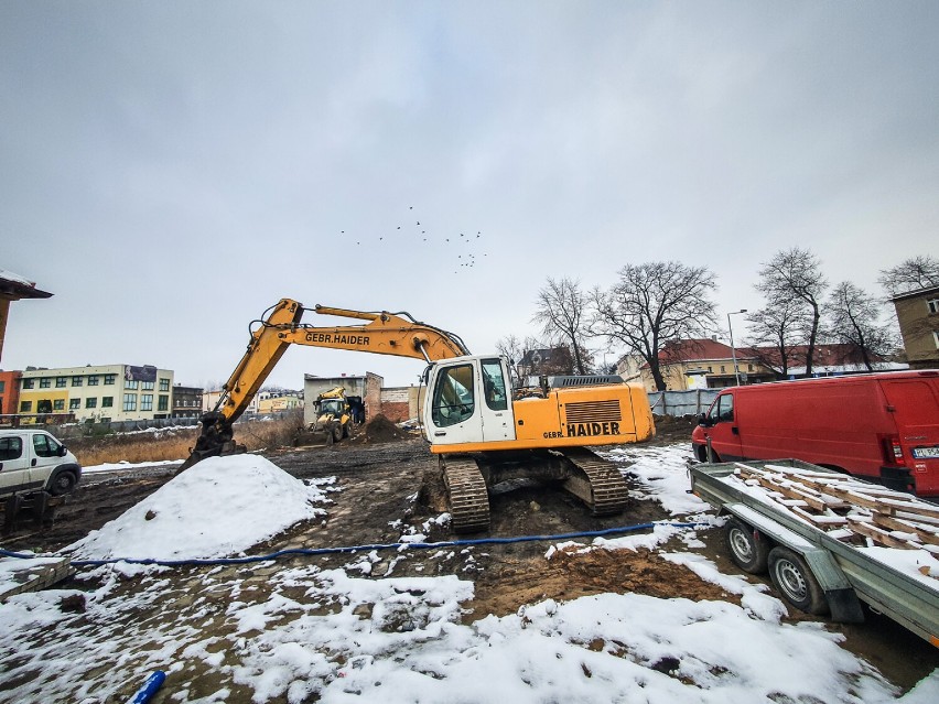 Prace przy budowie Galerii Goplana w Lesznie, grudzień 2021