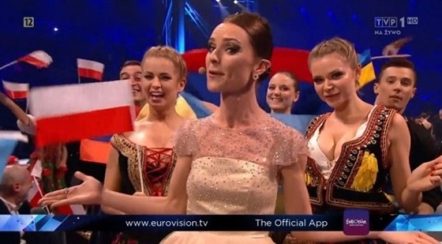 Aleksandra Ciupa (z prawej), fotomodelka i prezenterka telewizji iTV, podczas finału Eurowizji 2014