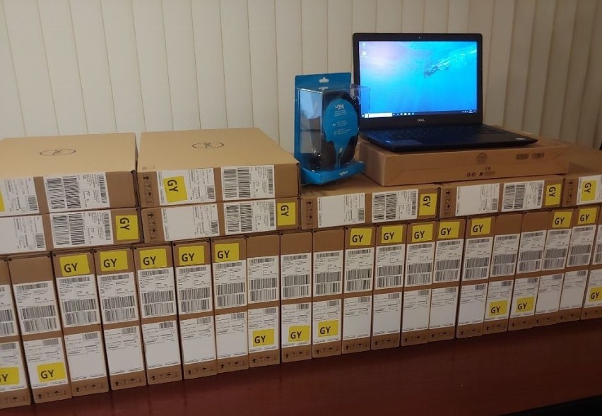 Są kolejne komputery dla uczniów szkół powiatu szczecineckiego [zdjęcia]