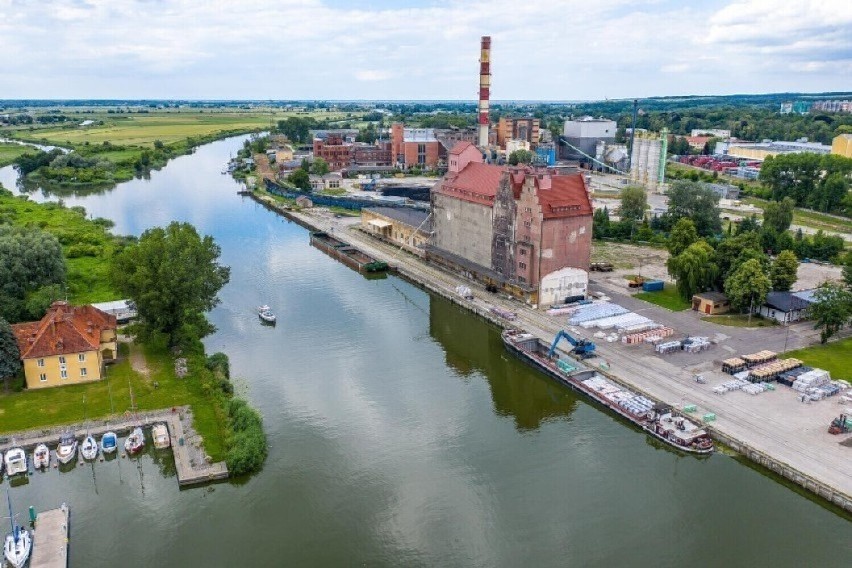 Elbląg. Opozycja oskarża rząd, że chce "ukraść port miastu". Rządzący przypominają "dokonania" opozycji. ZDJĘCIA