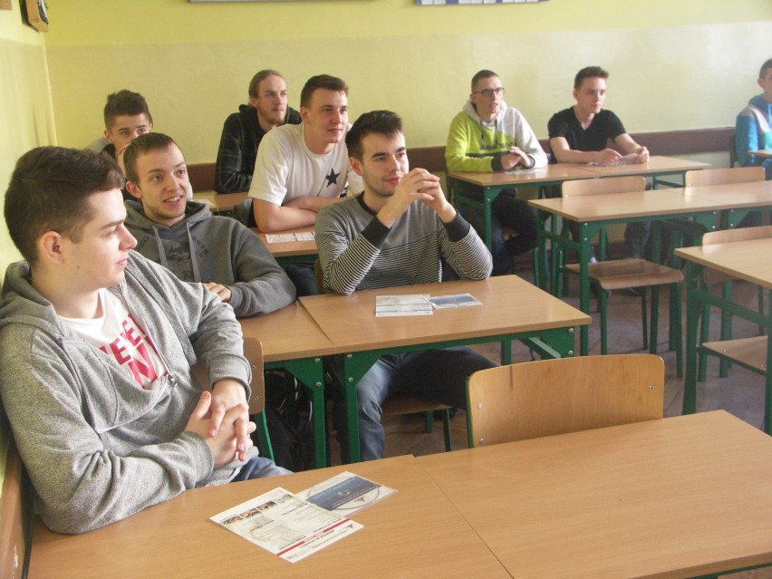 Spotkanie młodzieży z przedstawicielami różnych szkół