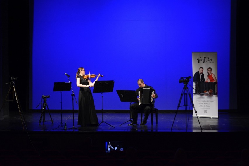 Koncert Niedzielny: Vio-dion duo – skrzypce i akordeon