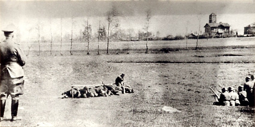 Egzekucja ofiar faszystowskiego terroru na Kopcu, fotografia...
