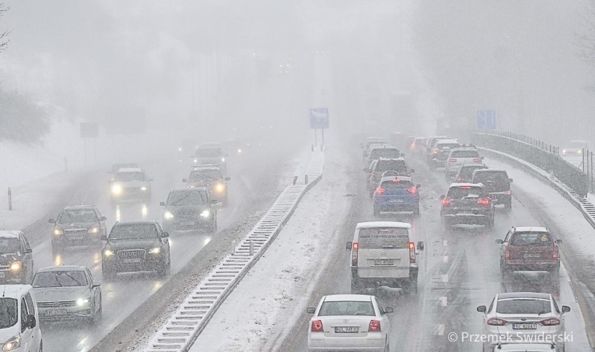 Fatalna sytuacja na pomorskich drogach. Na S6 między węzłami...