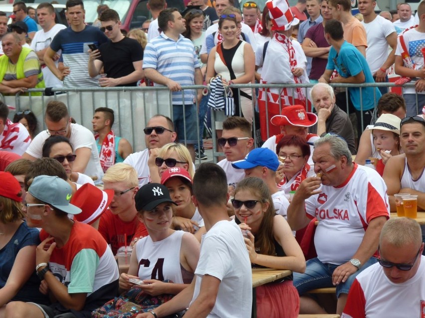 W meczu 1/8 finału Mistrzostw Europy we Francja,...