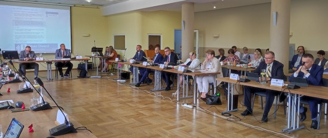 Rada Miasta w Oświęcimiu głosowała nad wotum zaufania dla prezydenta i przyjęciem absolutorium