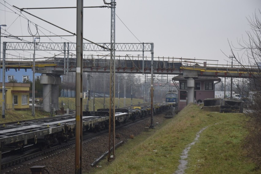 Budowa nowego wiaduktu w Skierniewicach już na finiszu