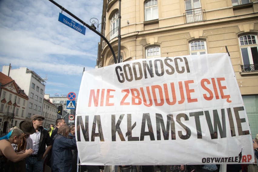 Ręce Precz od Dzieci. Wielka manifestacja na placu Trzech Krzyży [ZDJĘCIA]