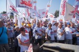 Protest "Solidarności" w Radomsku. Manifestacja w obronie zwolnionego pracownika Jysk [ZDJĘCIA, FILM]