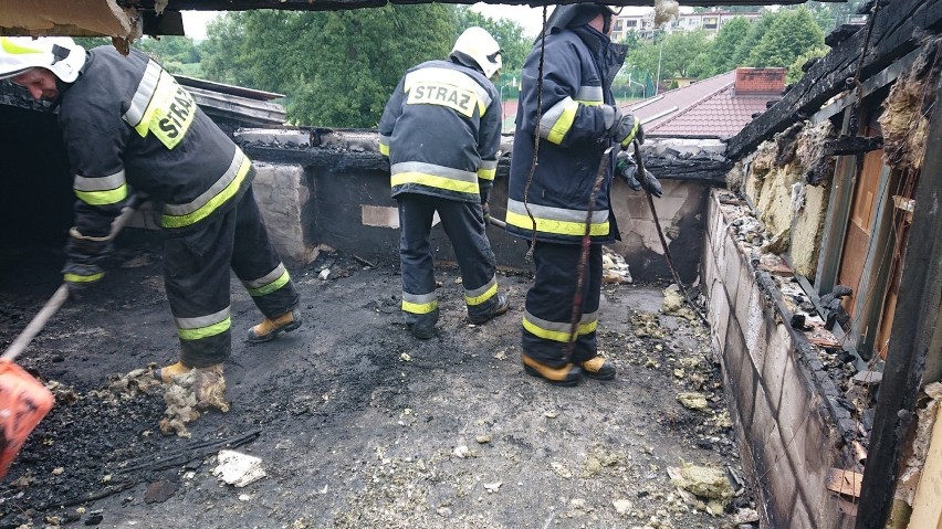 Pożar budynku mieszkalnego w Dobryszycach. Paliło się...