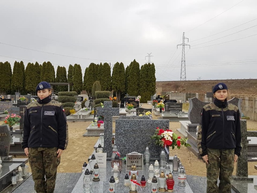 Uczniowie V LO w Kaliszu oddali hołd "Błyskowi"