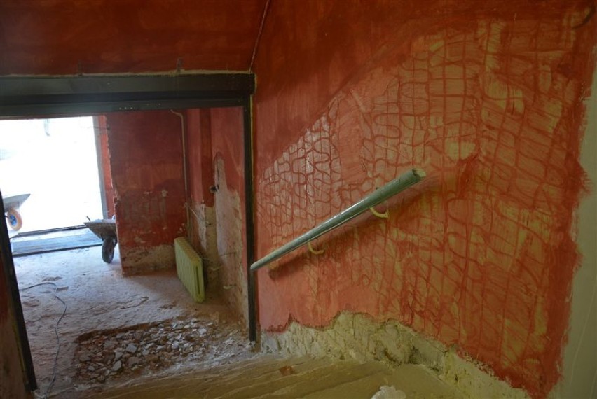 Szkoła nr 1 w Chodzieży: Ruszył kolejny etap remontu [FOTO]