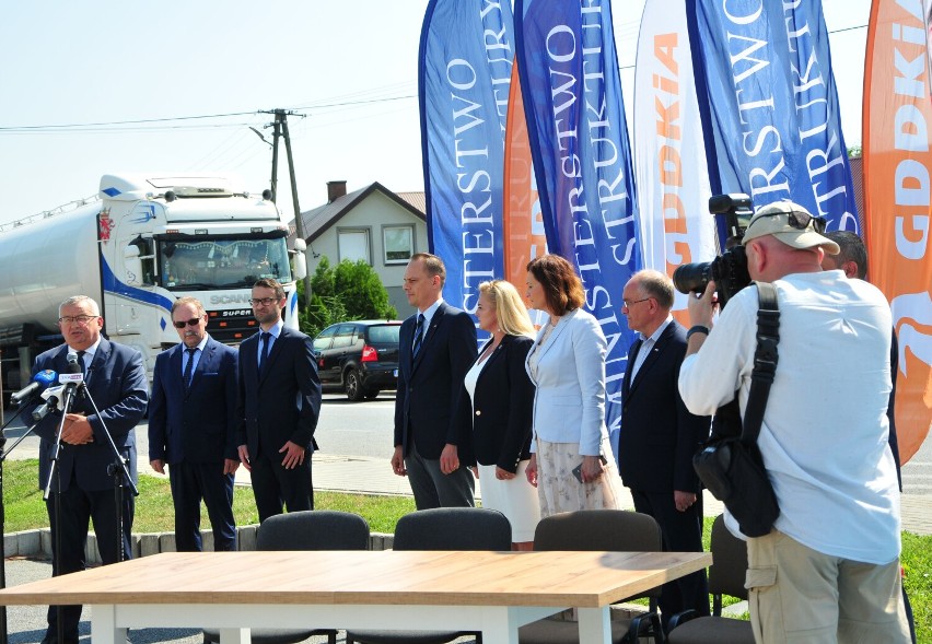 Umowa z wykonawcą budowy odcinka S19 z Miejsca Piastowego do Dukli podpisana. To kolejny fragment trasy Via Carpatia na Podkarpaciu [ZDJĘCIA