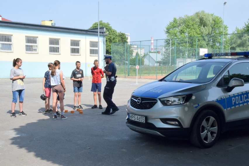 Uczniowie Szkoły Podstawowej numer 19 imienia Ireny Sendlerowej w Kielcach zdawali egzamin na kartę rowerową. Zobaczcie zdjęcia i film