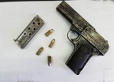 Narkotyki i broń palna z amunicją. Skonfiskowano je podczas policyjnej kontroli 