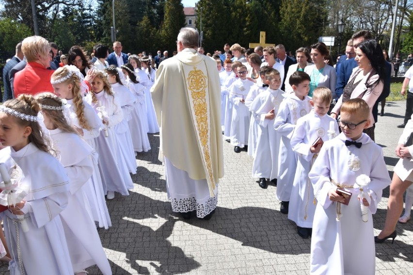 Trzecia grupa dzieci z parafii pw. św. Wawrzyńca w Gołańczy przyjęła sakrament pierwszej komunii świętej