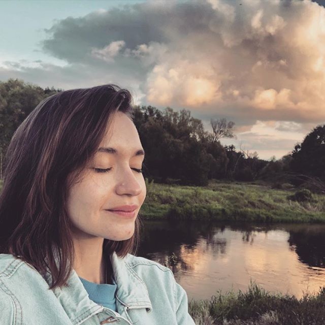Aktorka chętnie pokazuje na Instagramie uroki Konopnicy, gdzie się wychowała. W każdej wolnej chwili odwiedza rodziców