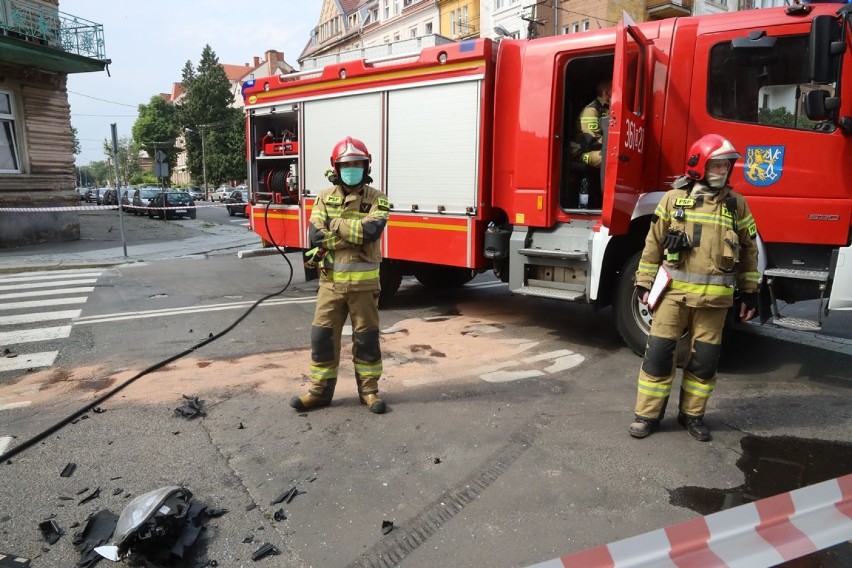 Wypadek na ulicy Lotniczej w Legnicy [ZDJĘCIA]