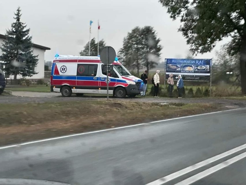 Wypadek w Siąszycach. Poszkodowani i policja szukają winowajcy. „Zajechał nam drogę i wpadliśmy w poślizg” 