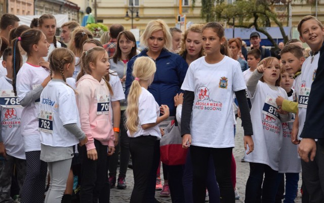 Święto biegowe to nie tylko zawody dla dorosłych. W zmaganiach brali także udział najmłodsi adepci biegania.

 Zobacz też: Mieszkańcy Jarosławia objechali Polskę na rowerach
