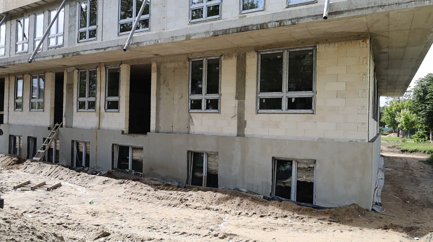 Trwa przebudowa szkoły w Siemirowicach. Przyszły rok szkolny uczniowie rozpoczną w rozbudowanej placówce